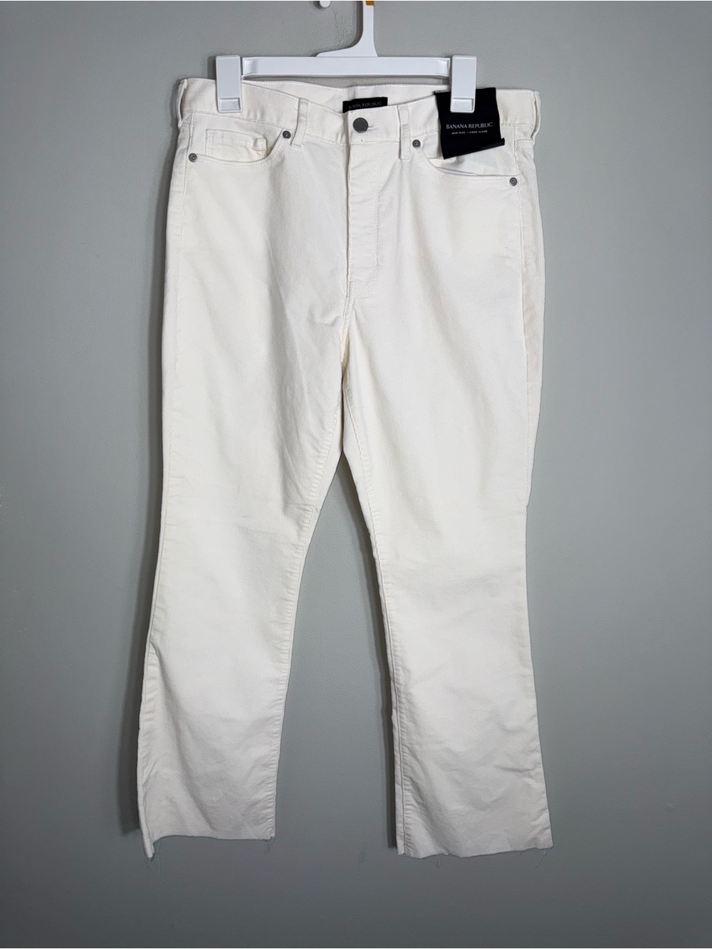 Banana Republic Mid Rise Crop Flare Micro Corduroy Pants-Ivory-Size 31L Tall-NWT